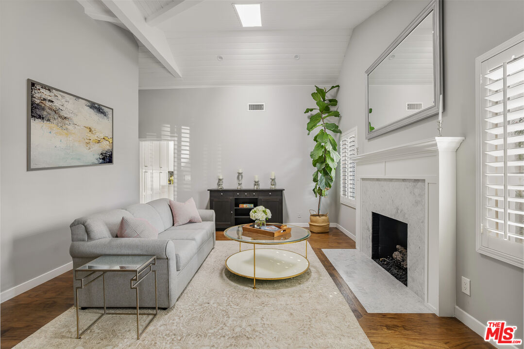 8038 Stewart Ave