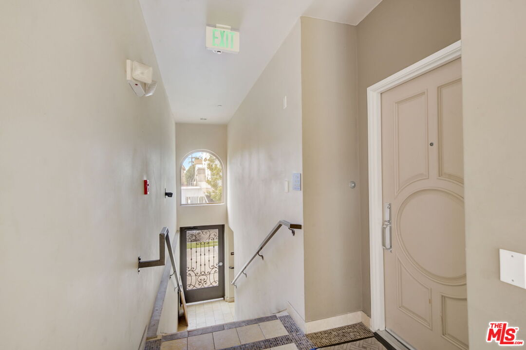 1744 Granville Ave Unit: 101