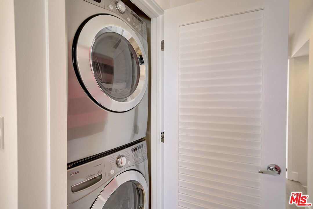 1744 Granville Ave Unit: 101
