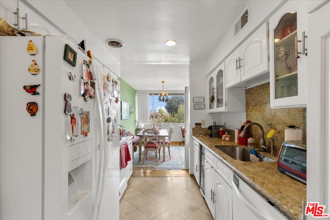 4487 Colbath Ave Unit: 310