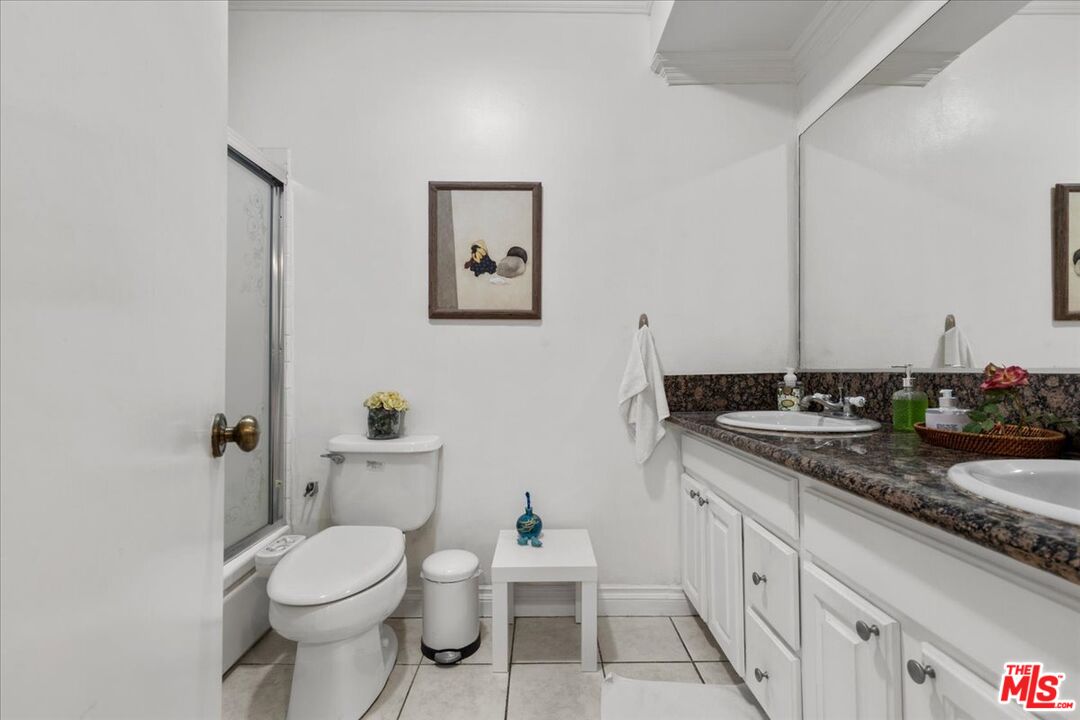 4487 Colbath Ave Unit: 310
