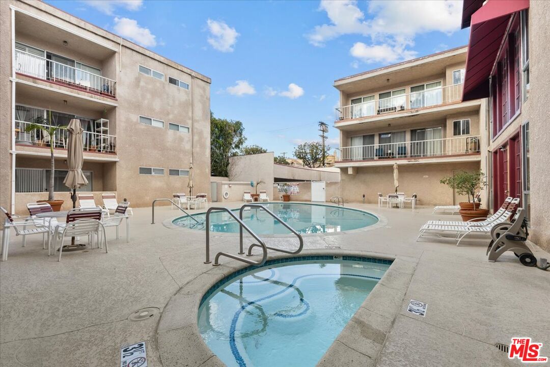 4487 Colbath Ave Unit: 310