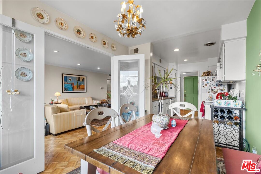 4487 Colbath Ave Unit: 310