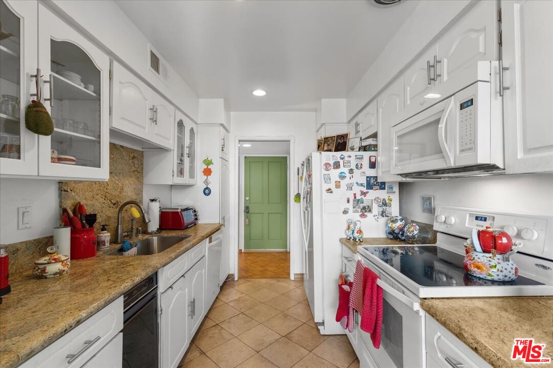 4487 Colbath Ave Unit: 310
