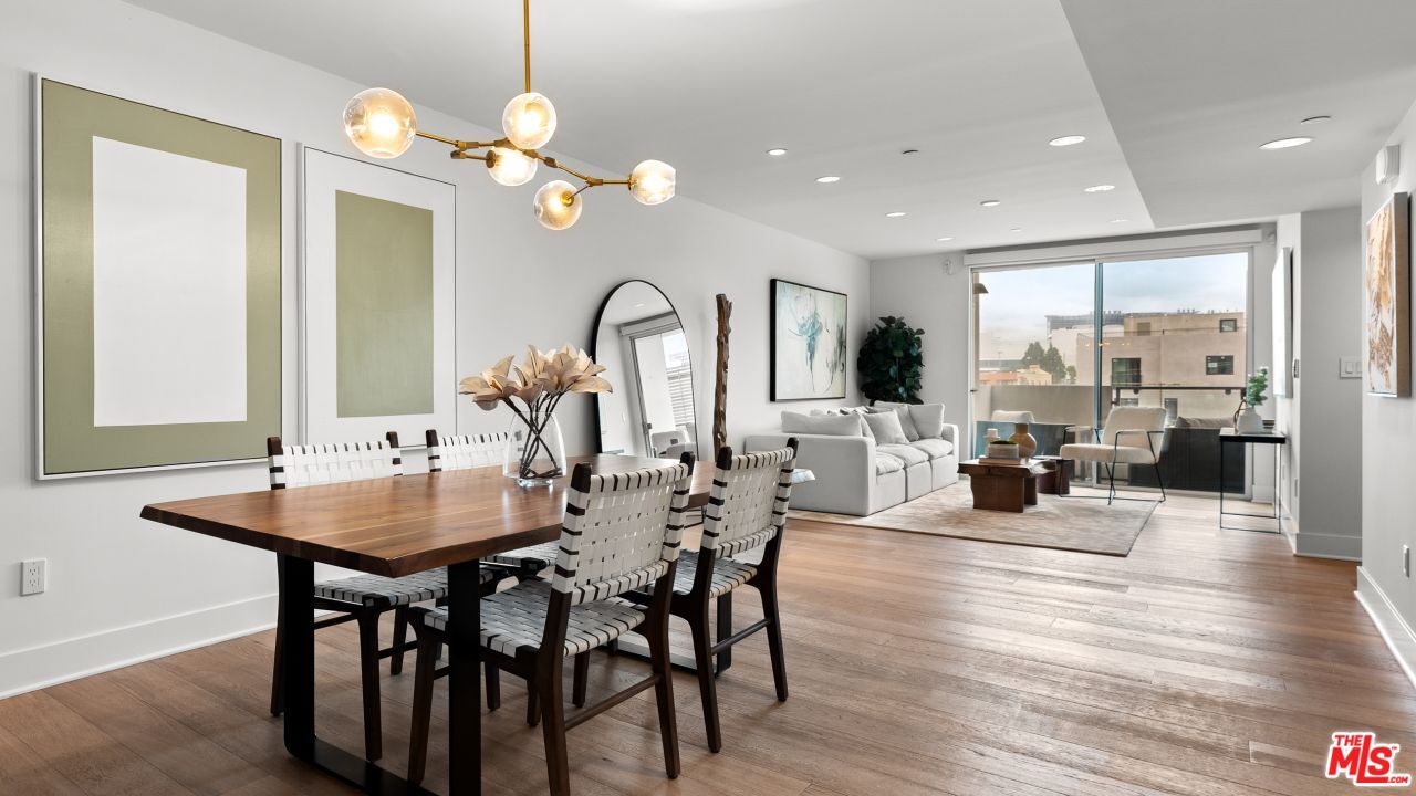 118 N Kings Rd Unit: 402