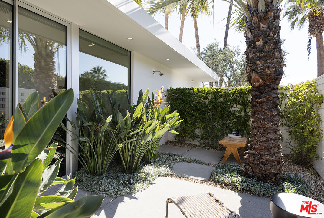 70889 Tamarisk Ln