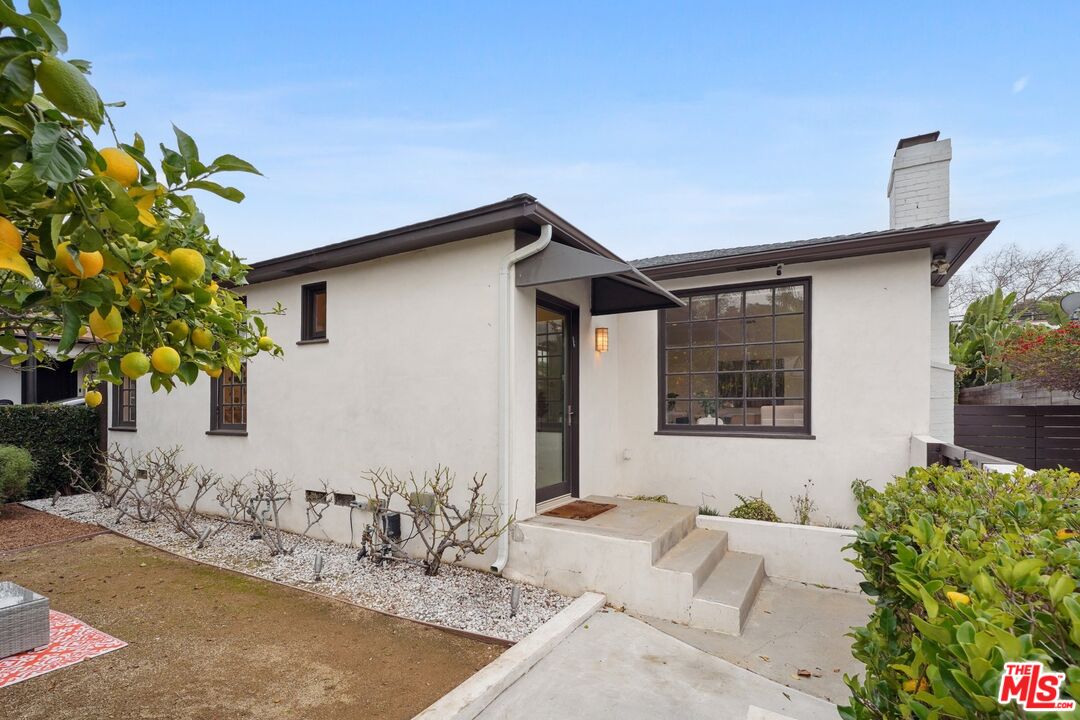 1132 Greenacre Ave
