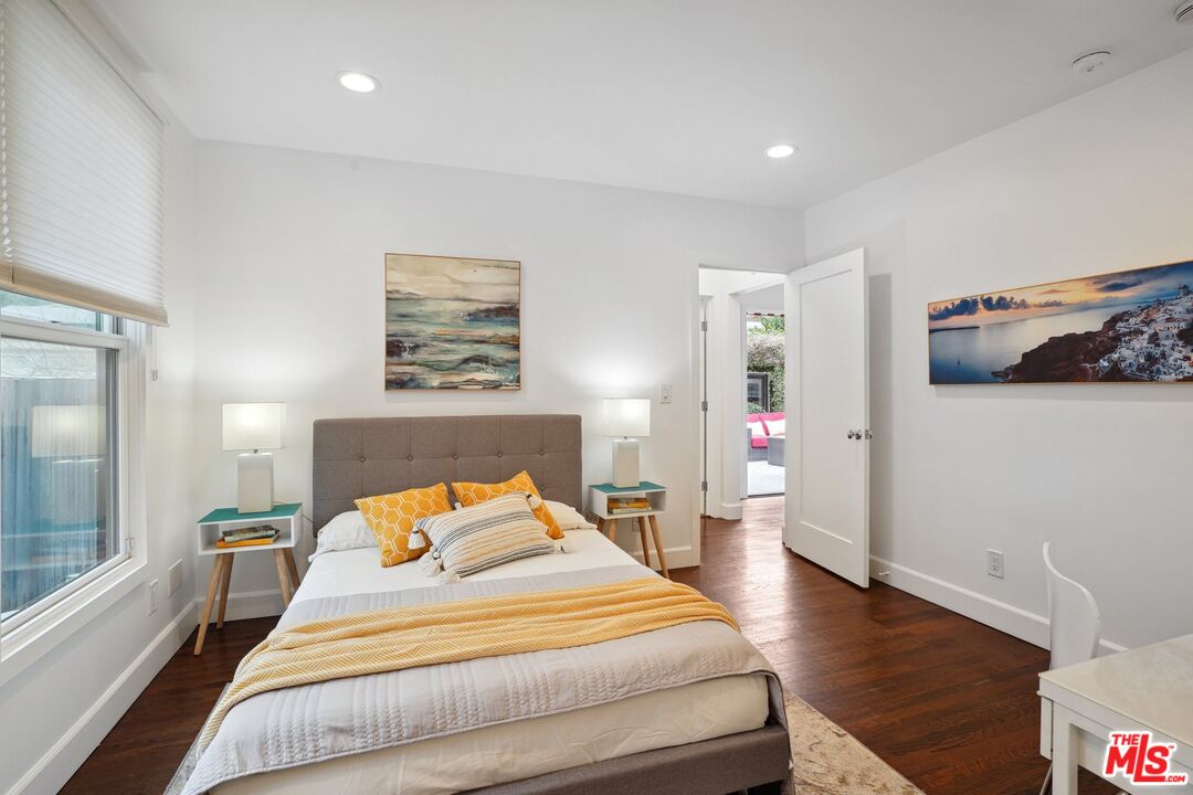 1132 Greenacre Ave