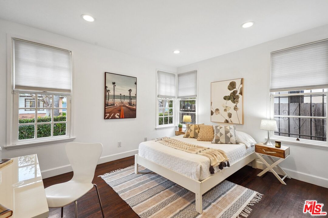 1132 Greenacre Ave