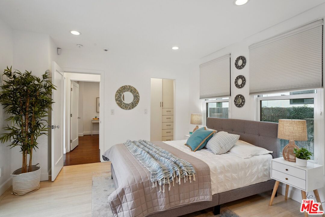 1132 Greenacre Ave
