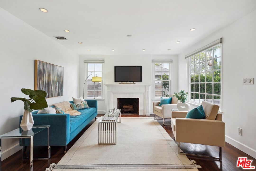 1132 Greenacre Ave