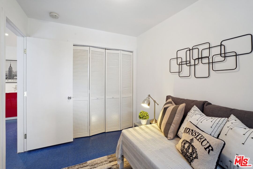 1132 Greenacre Ave