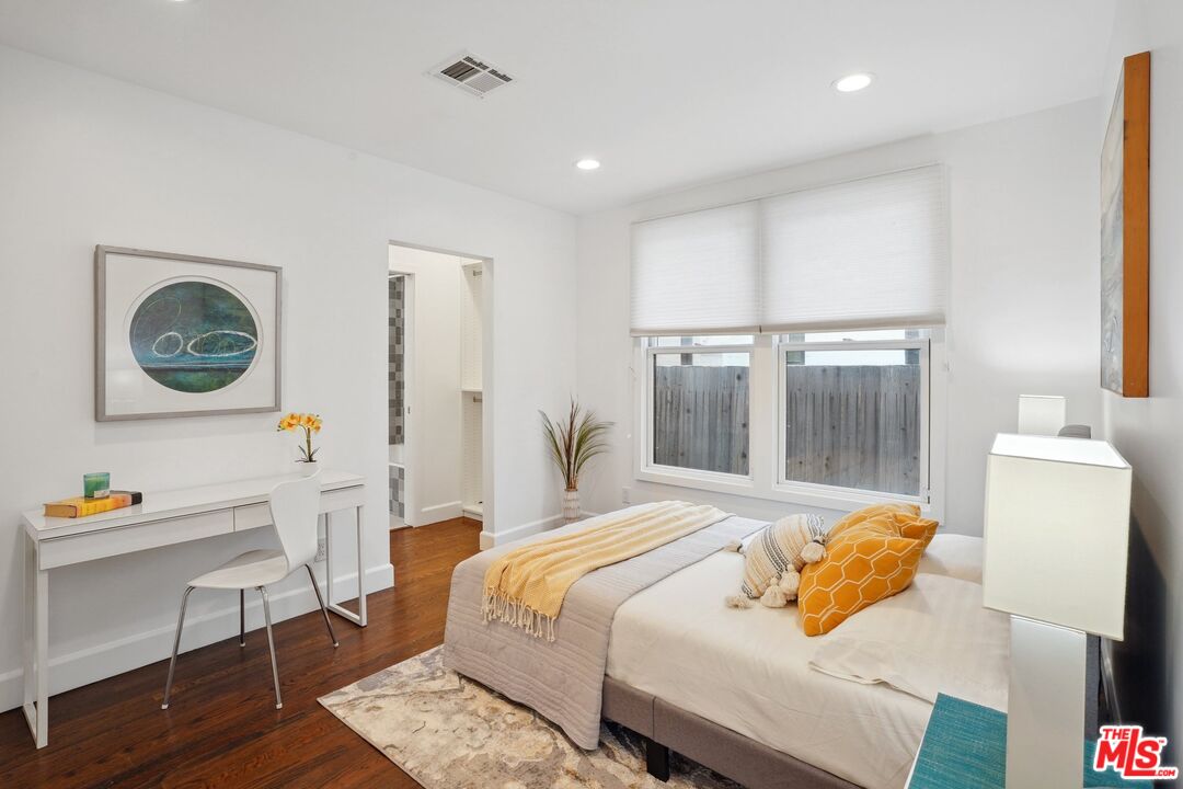 1132 Greenacre Ave