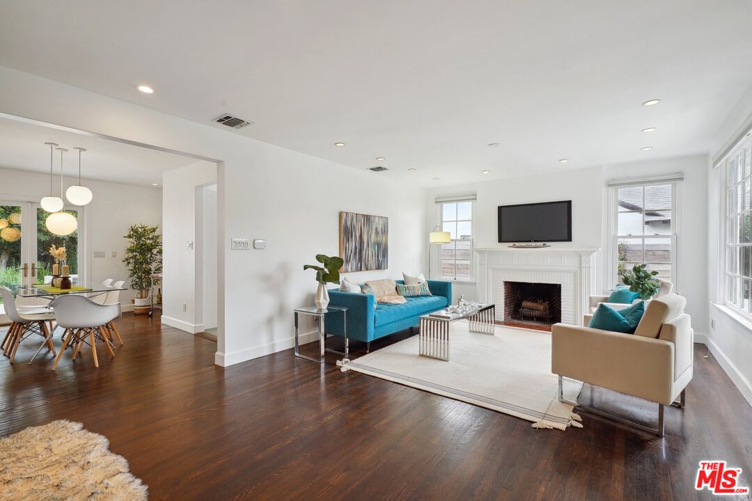 1132 Greenacre Ave