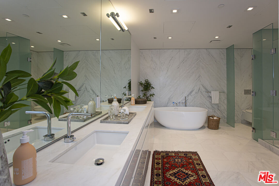 9000 W 3rd St Unit: 205