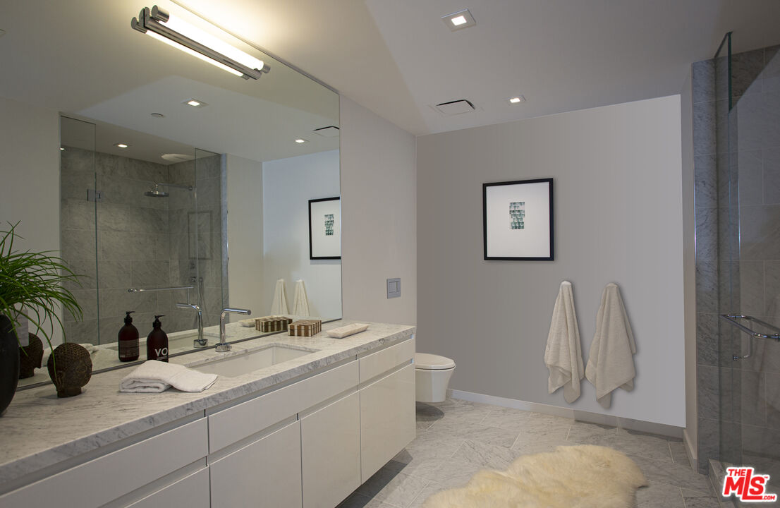 9000 W 3rd St Unit: 205
