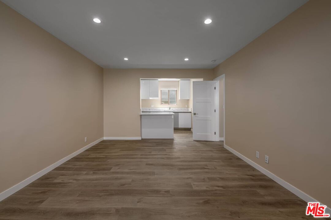 1553 S Saltair Ave Unit: 101