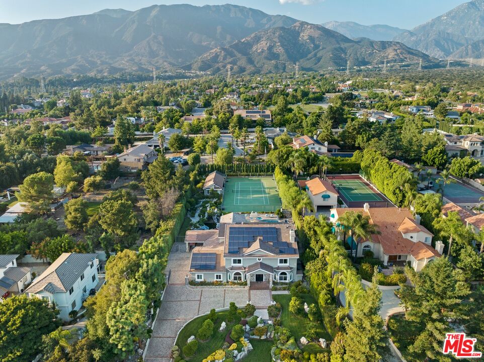 1047 Pomello Dr
