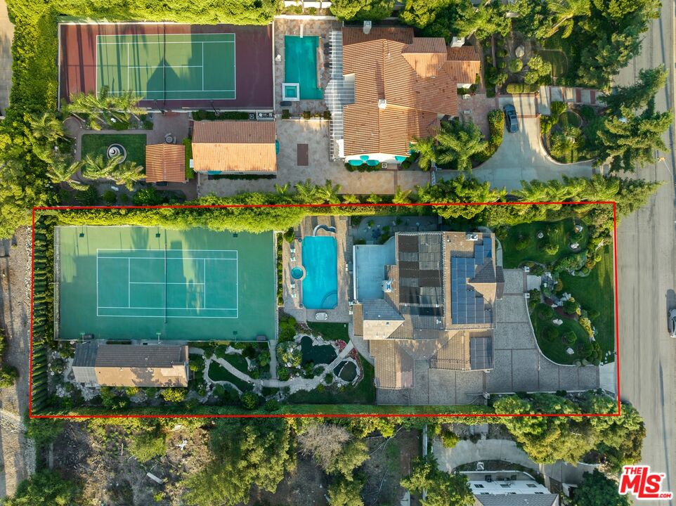 1047 Pomello Dr