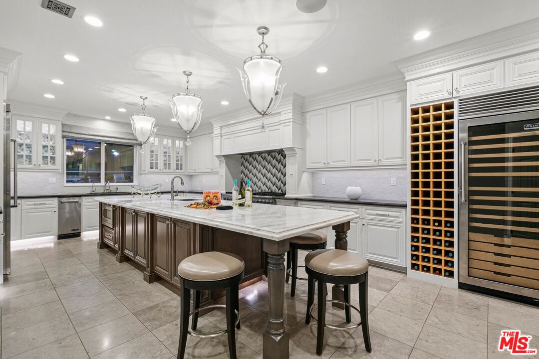 1047 Pomello Dr
