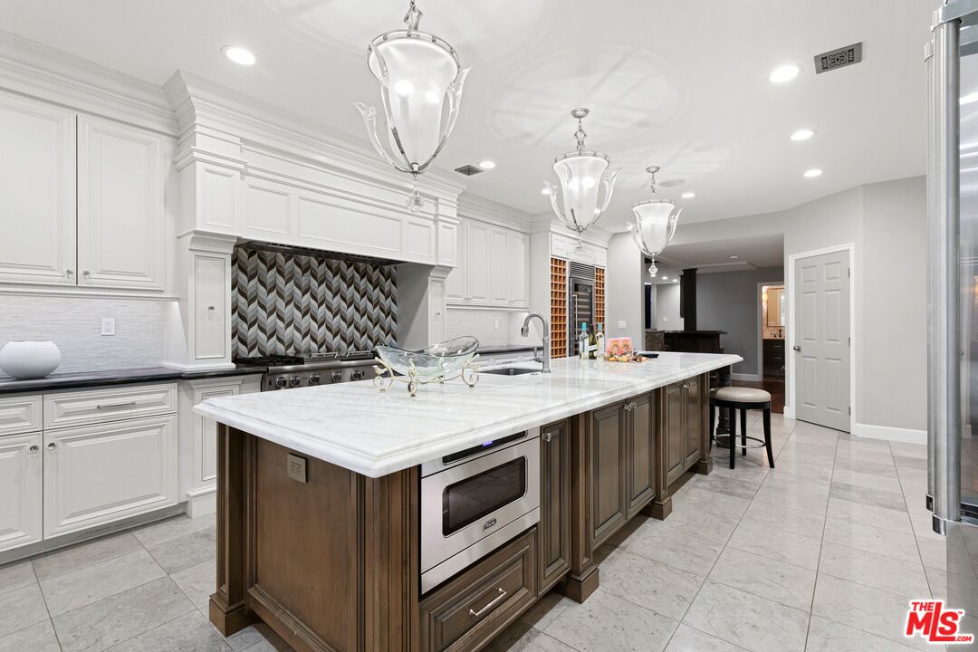 1047 Pomello Dr