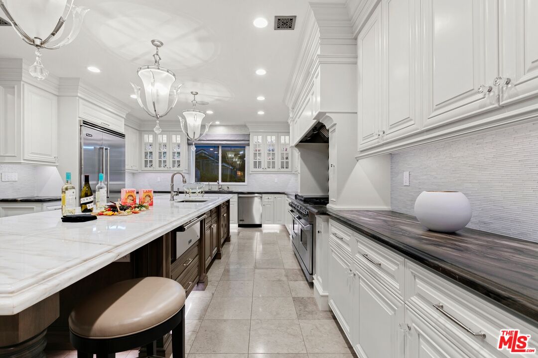 1047 Pomello Dr