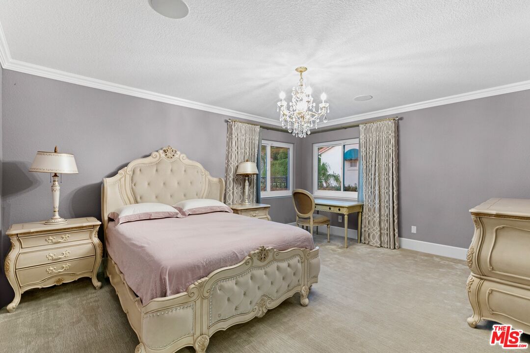 1047 Pomello Dr