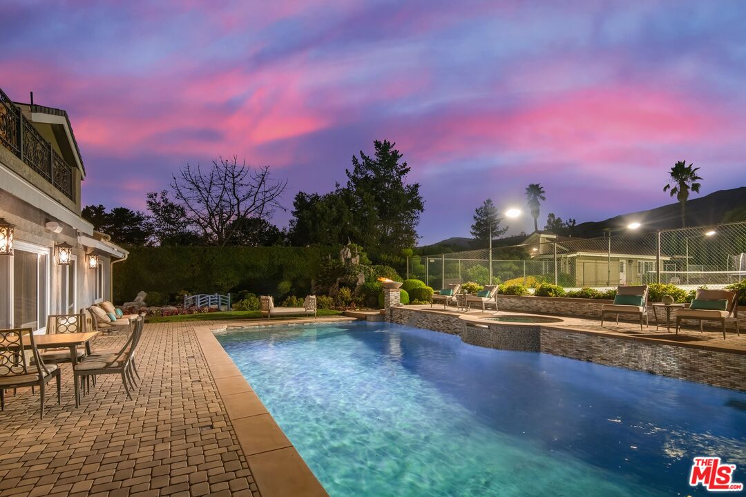 1047 Pomello Dr