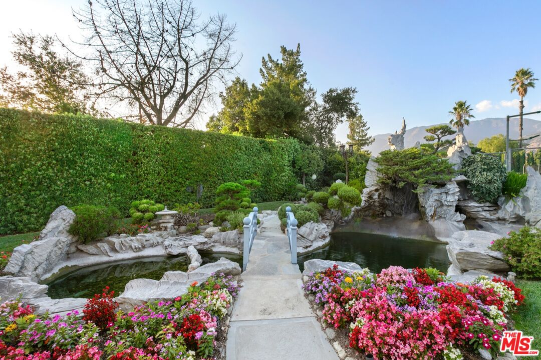 1047 Pomello Dr
