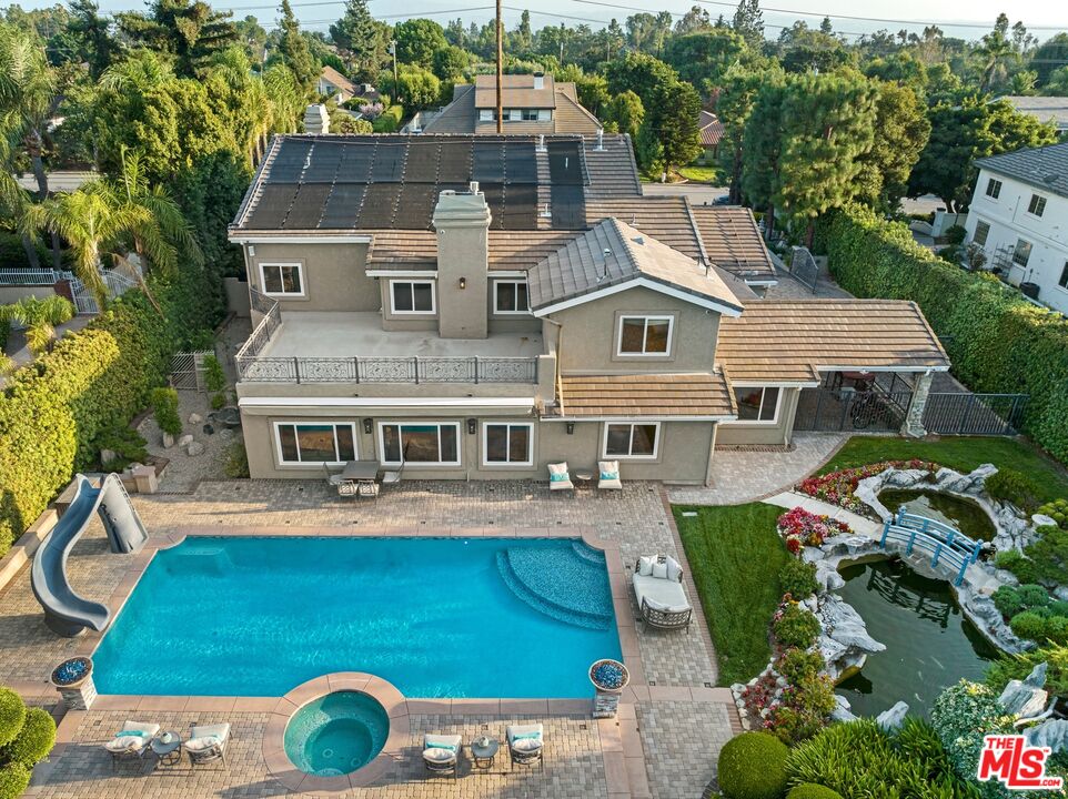 1047 Pomello Dr