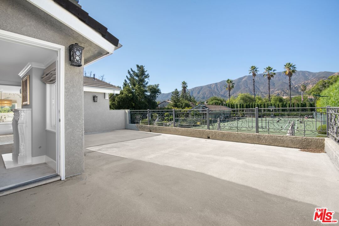 1047 Pomello Dr