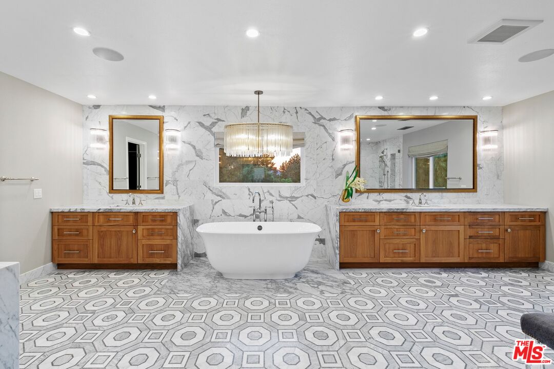 1047 Pomello Dr