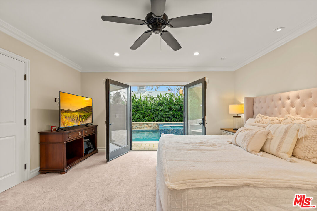 13941 Chandler Blvd