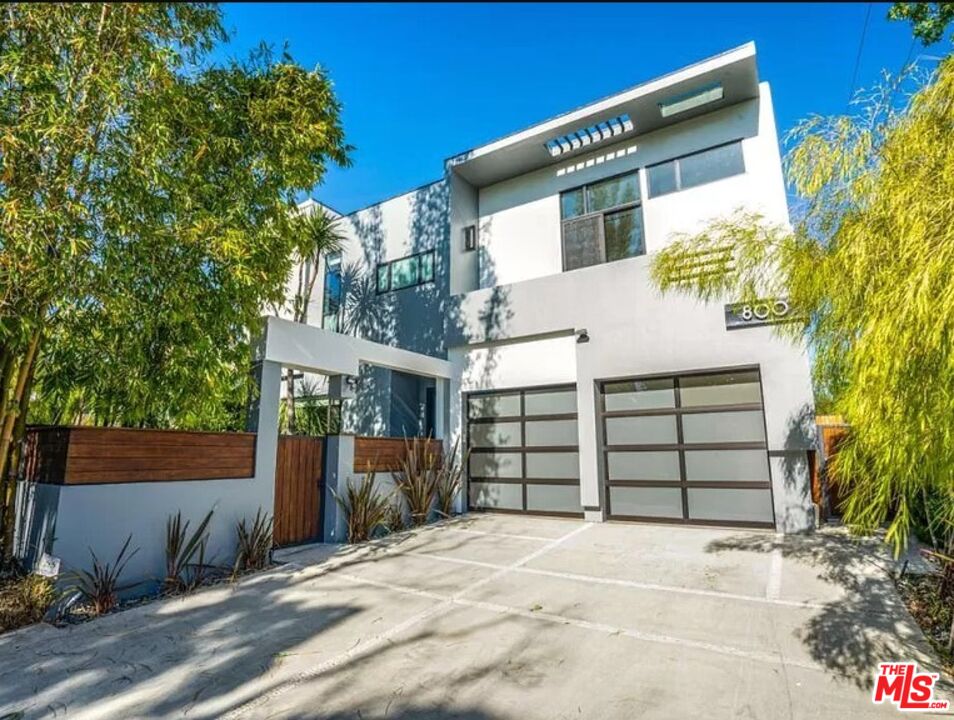 800 N Harper Ave