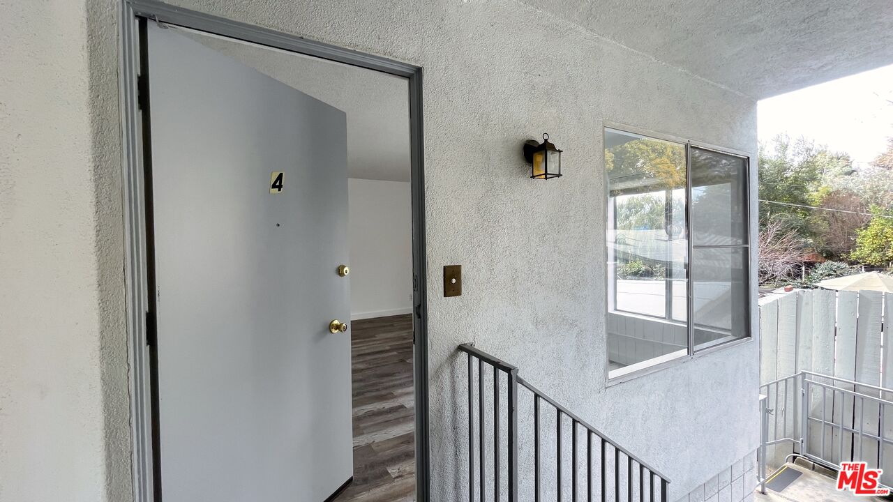 1127 Magnolia St Unit: 4