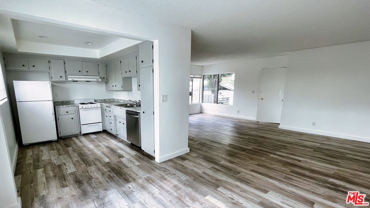 1127 Magnolia St Unit: 4