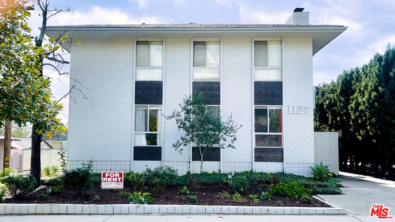 1127 Magnolia St Unit: 4