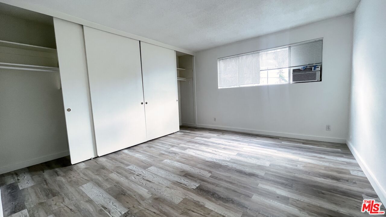 1127 Magnolia St Unit: 4