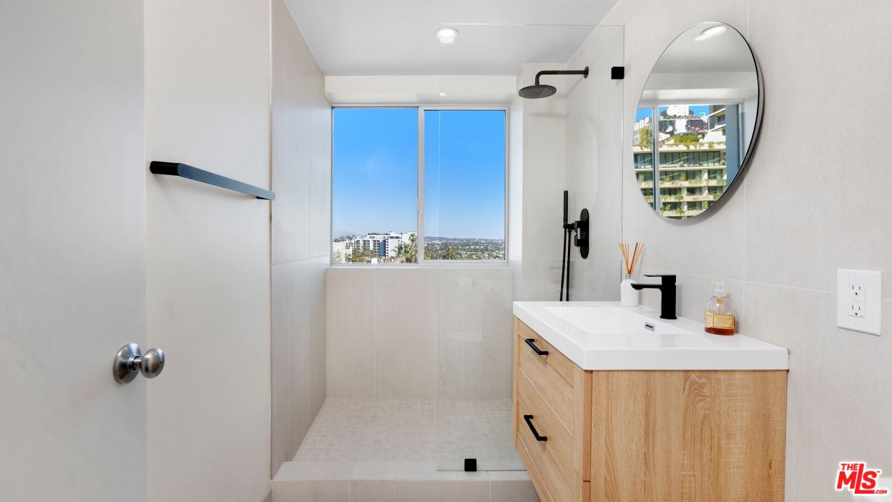 999 N DOHENY DR Unit: 509