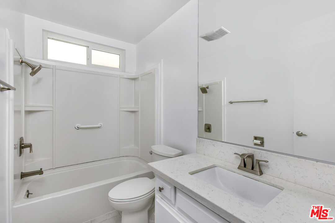 3756 Bagley Ave Unit: 103