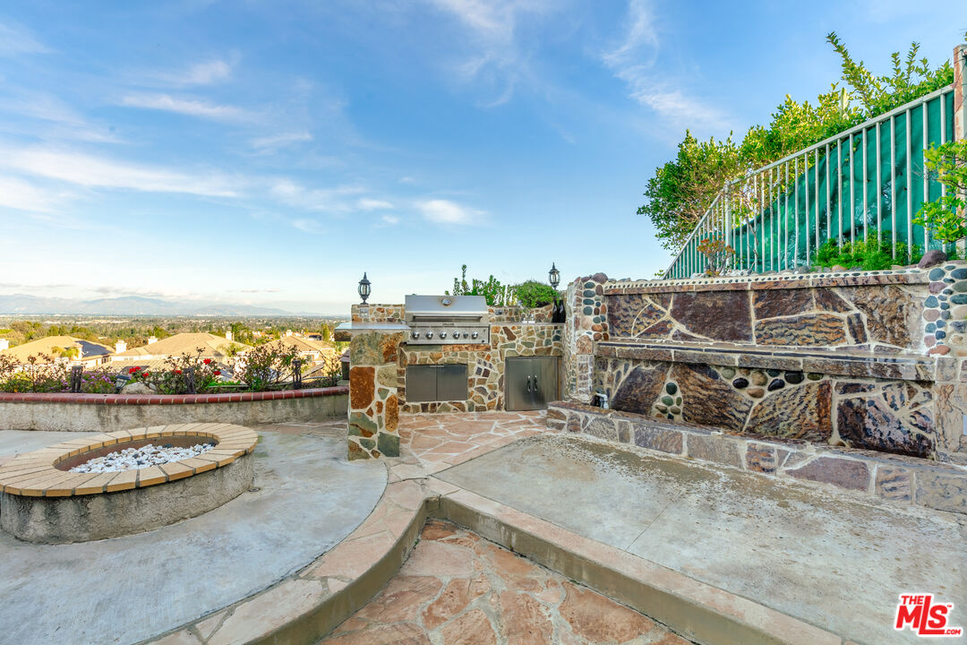 24701 Stonegate Dr