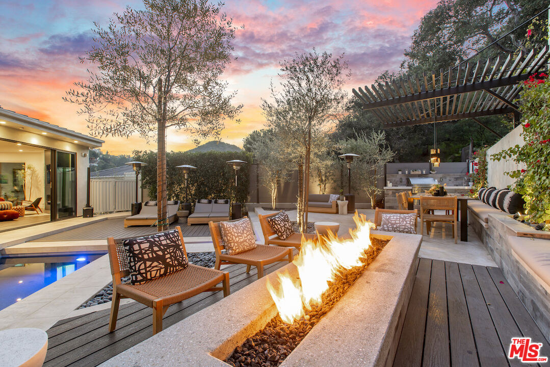 8145 Willow Glen Rd
