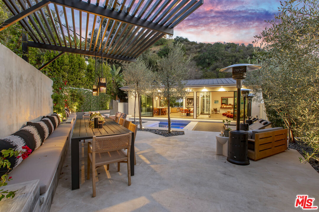 8145 Willow Glen Rd