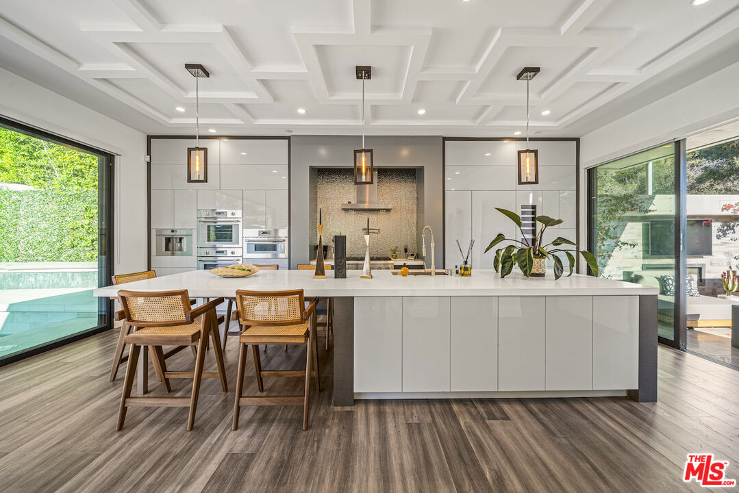 8145 Willow Glen Rd