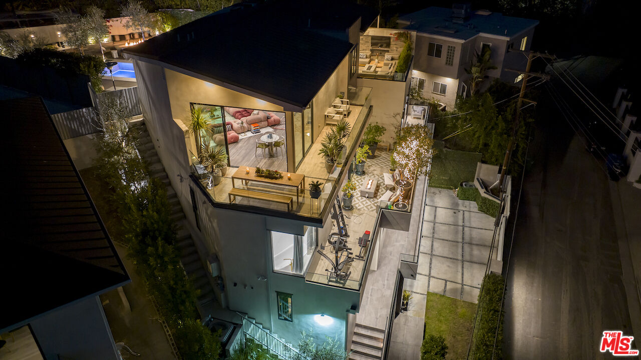 8145 Willow Glen Rd