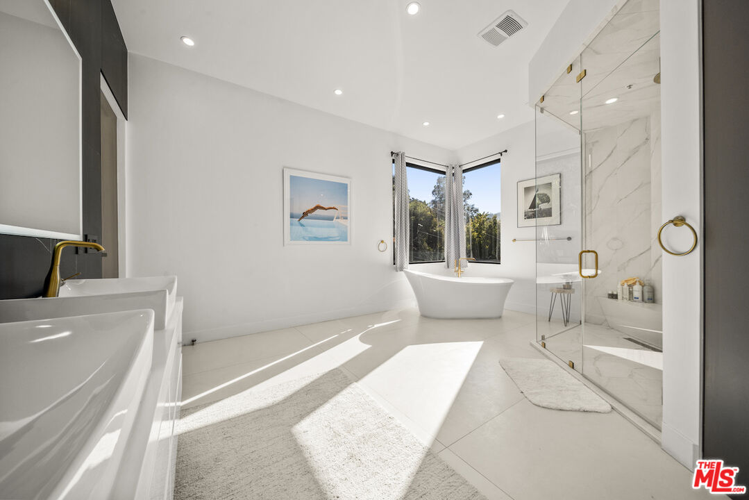 8145 Willow Glen Rd