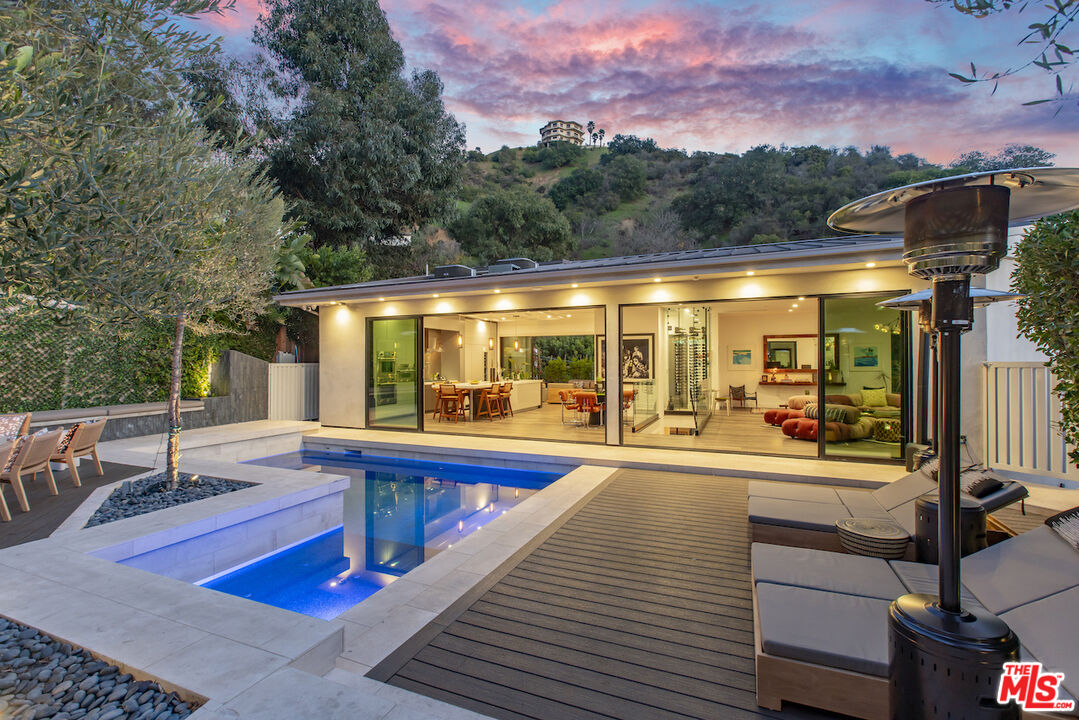 8145 Willow Glen Rd