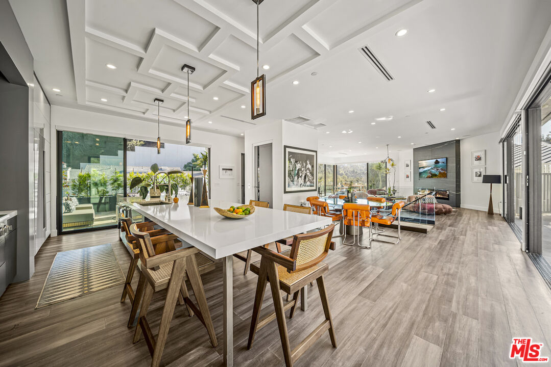 8145 Willow Glen Rd