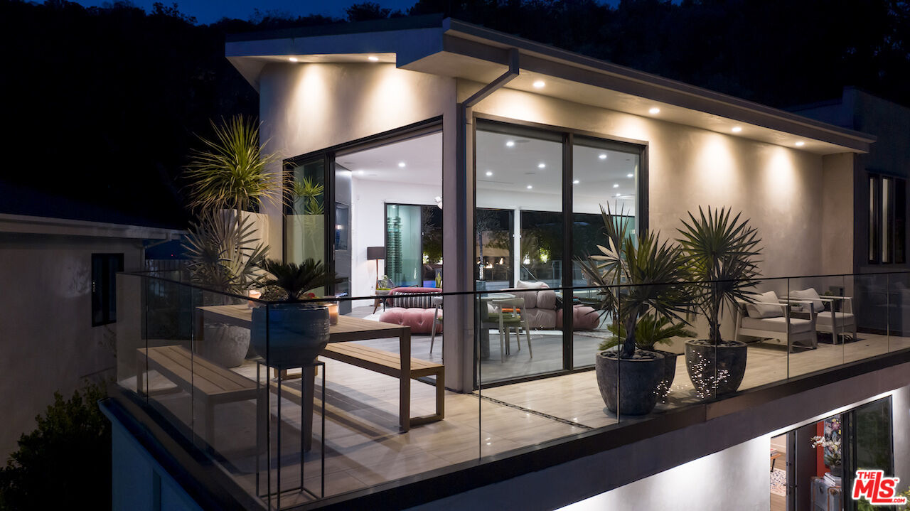 8145 Willow Glen Rd