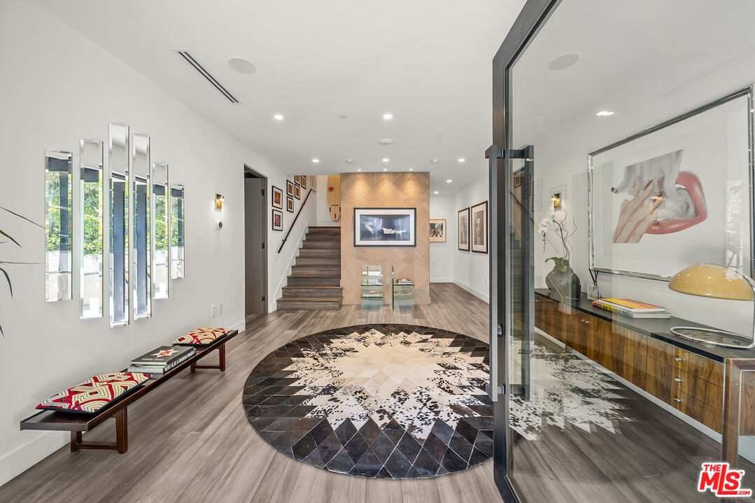 8145 Willow Glen Rd